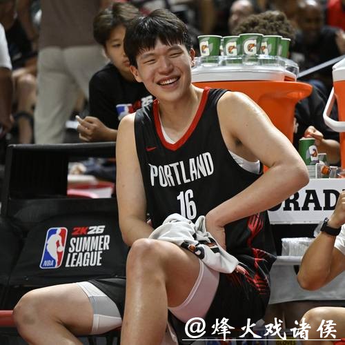 开拓者主场比赛杨瀚森依旧未能获得出场机会，队记予以认真解读